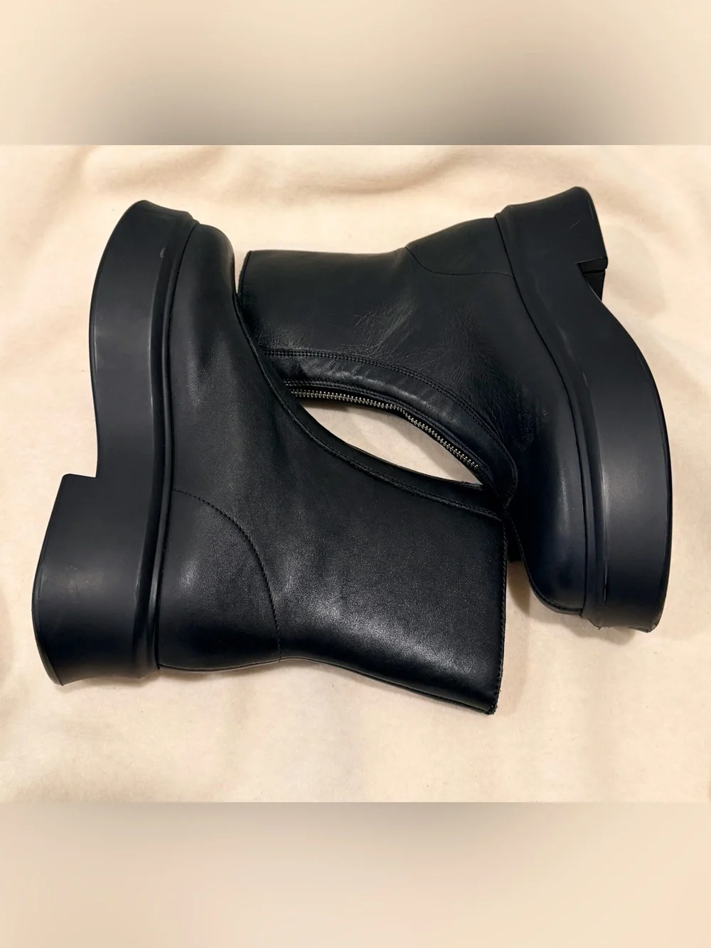 Steve Madden Jones Black Leather Front Zip Platform Ankle Boots Size 8.5 NWOB